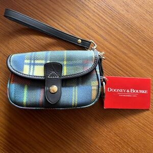 NWT Dooney & Bourke Plaid Wristlet